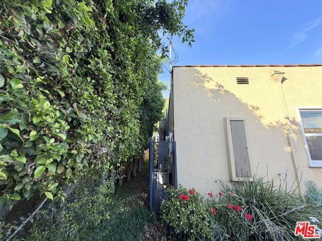 3016 W 83rd Street, Inglewood, CA 90305