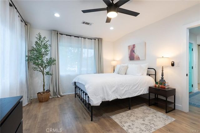 135 N Vendome Street, Los Angeles, CA 90026