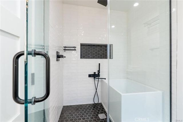 135 N Vendome Street, Los Angeles, CA 90026