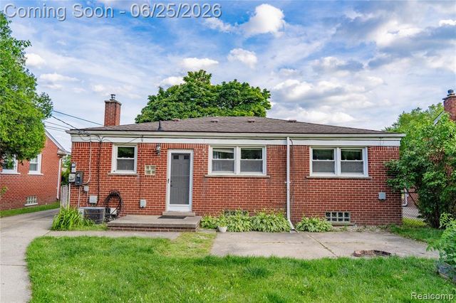 30524 Rush Street, Garden City, MI 48135