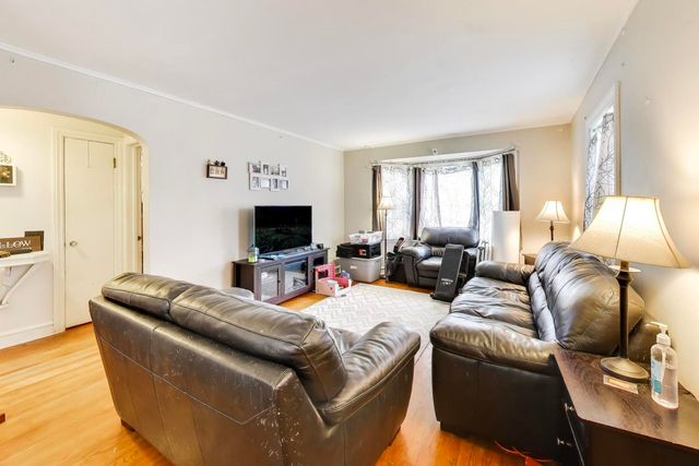 5141 N Octavia Avenue, Harwood Heights, IL 60706