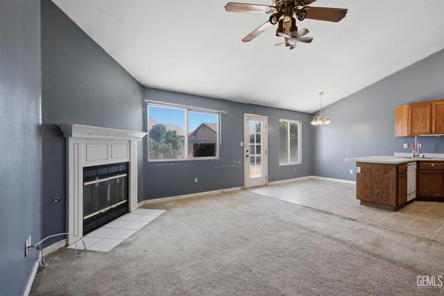 5225 Tierra Abierta Drive, Bakersfield, CA 93307
