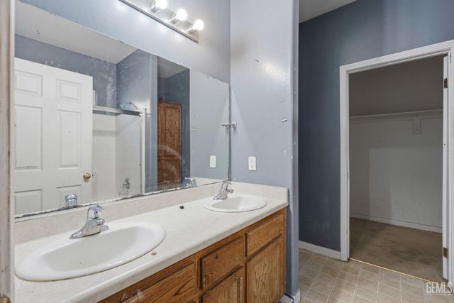 5225 Tierra Abierta Drive, Bakersfield, CA 93307