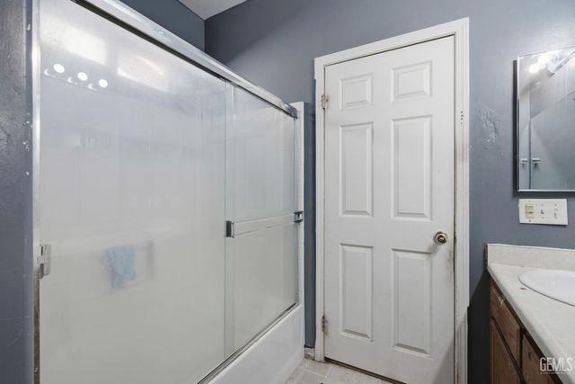 5225 Tierra Abierta Drive, Bakersfield, CA 93307