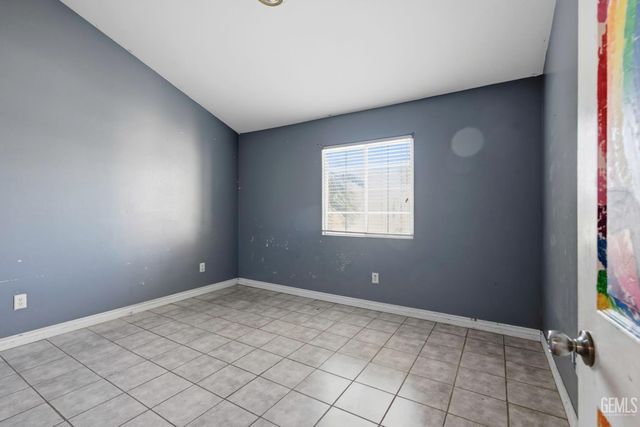 5225 Tierra Abierta Drive, Bakersfield, CA 93307