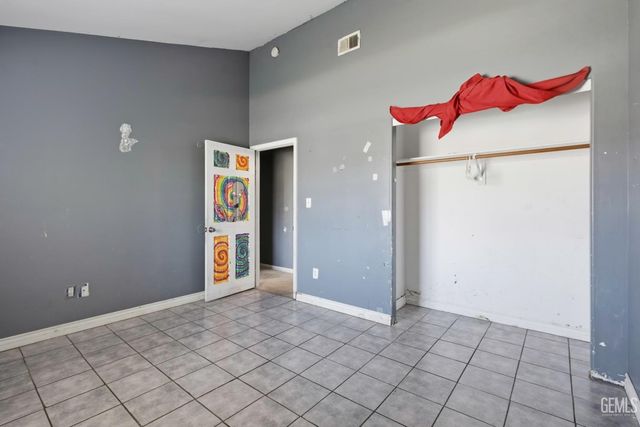 5225 Tierra Abierta Drive, Bakersfield, CA 93307