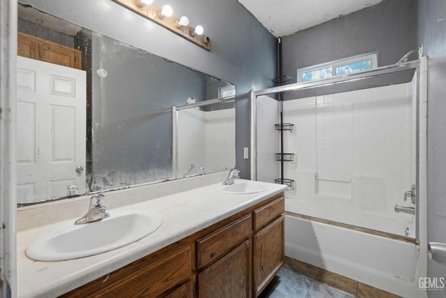 5225 Tierra Abierta Drive, Bakersfield, CA 93307