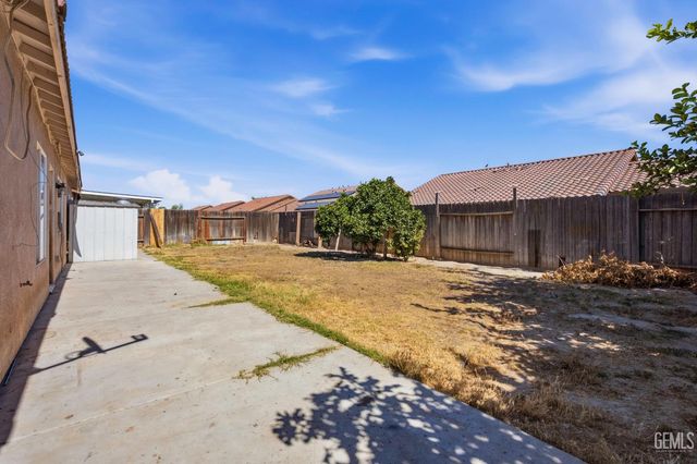 5225 Tierra Abierta Drive, Bakersfield, CA 93307