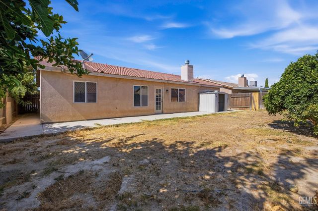 5225 Tierra Abierta Drive, Bakersfield, CA 93307