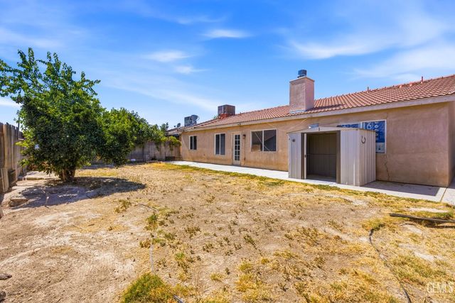 5225 Tierra Abierta Drive, Bakersfield, CA 93307