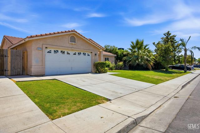 5225 Tierra Abierta Drive, Bakersfield, CA 93307