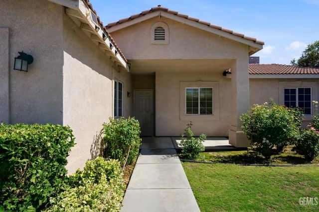 5225 Tierra Abierta Drive, Bakersfield, CA 93307