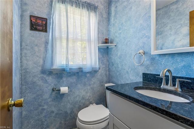 2 Tallyho TURN, Hampton, VA 23666