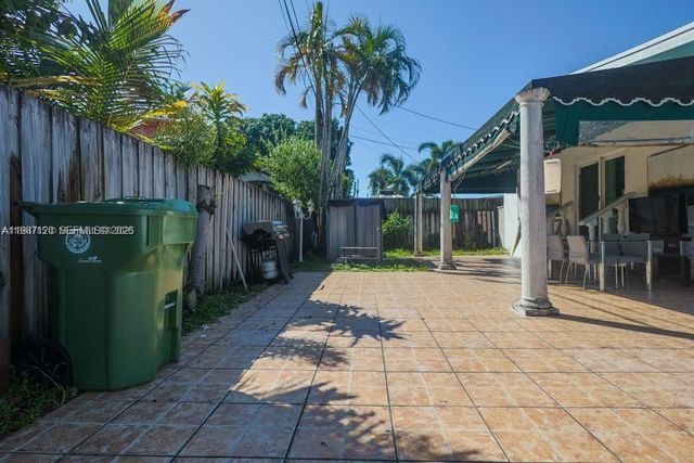 3495 W 2nd Ave, Hialeah, FL 33012