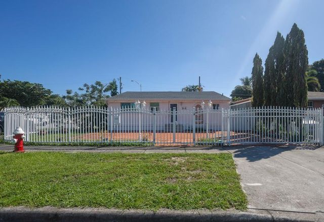 3495 W 2nd Ave, Hialeah, FL 33012