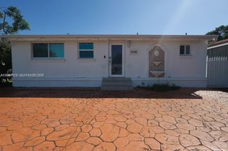 3495 W 2nd Ave, Hialeah, FL 33012