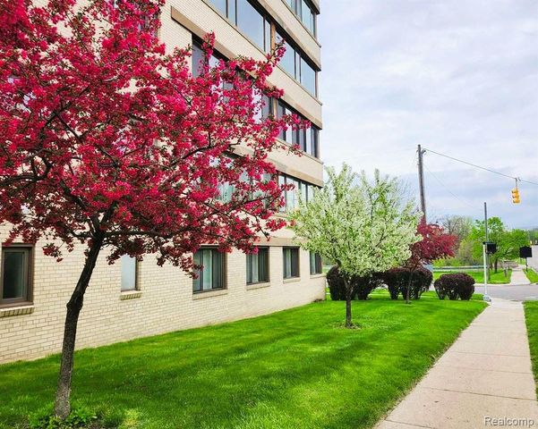 915 E Court Street 104, Flint, MI 48503