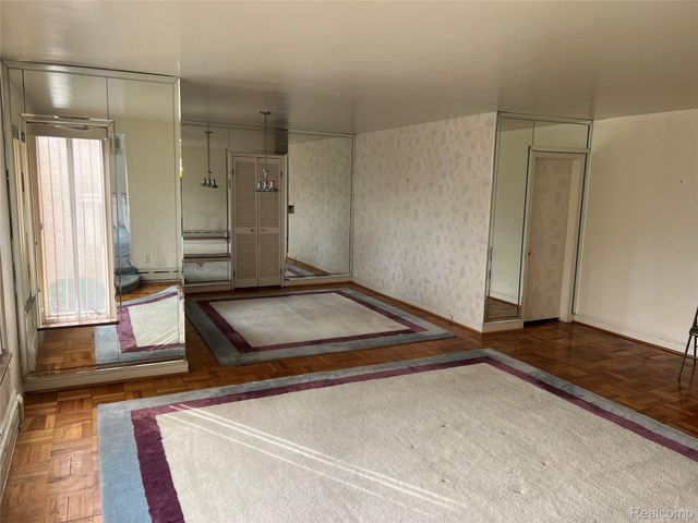 915 E Court Street 104, Flint, MI 48503