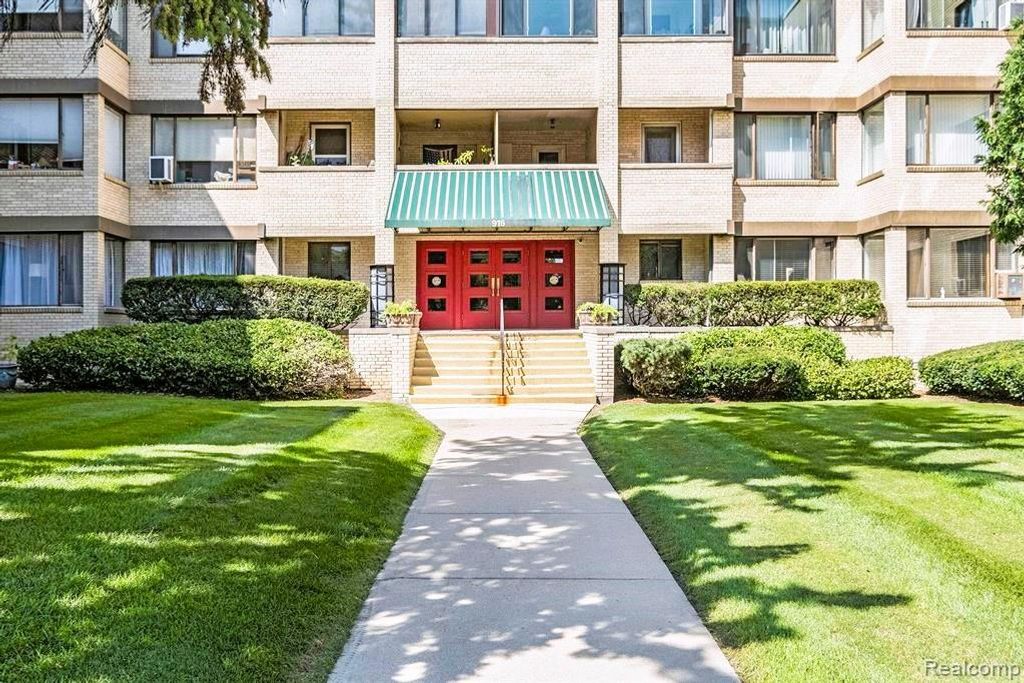 915 E Court Street 104, Flint, MI 48503