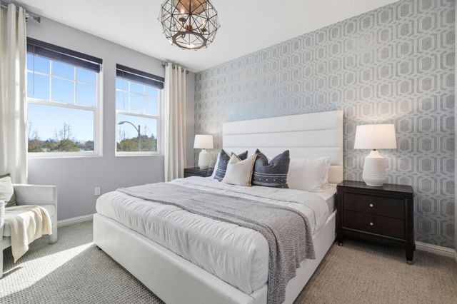 394 Circuit Way, Mountain View, CA 94043