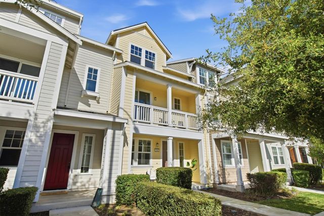 394 Circuit Way, Mountain View, CA 94043