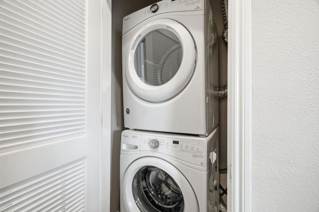 394 Circuit Way, Mountain View, CA 94043