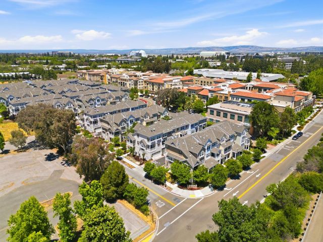 394 Circuit Way, Mountain View, CA 94043