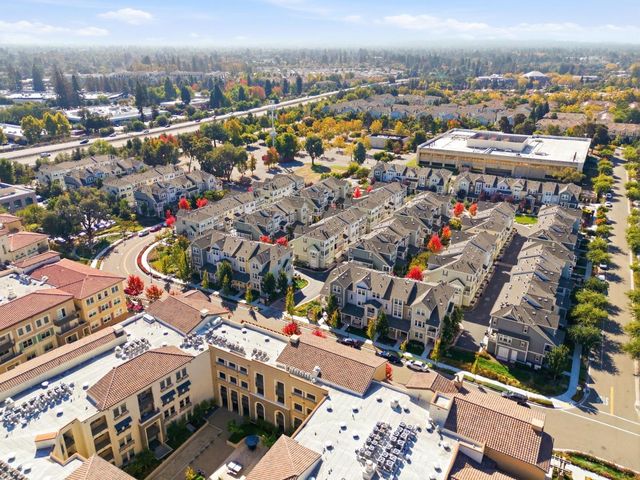 394 Circuit Way, Mountain View, CA 94043