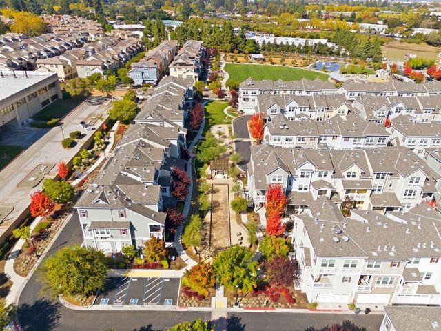 394 Circuit Way, Mountain View, CA 94043