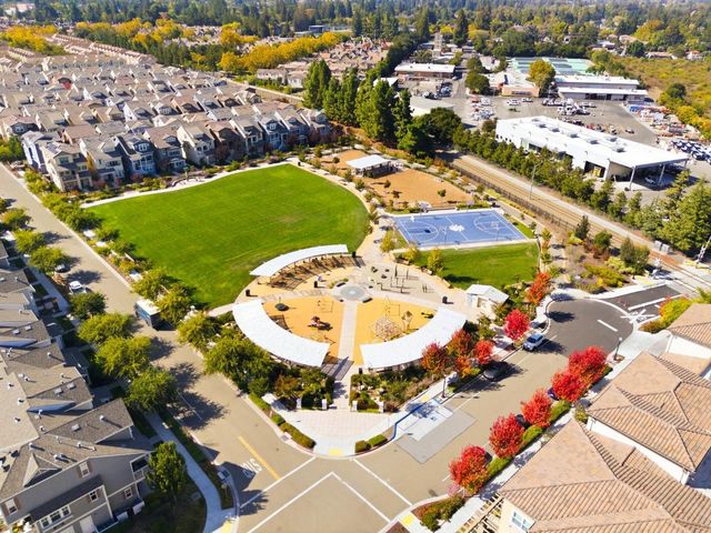 394 Circuit Way, Mountain View, CA 94043