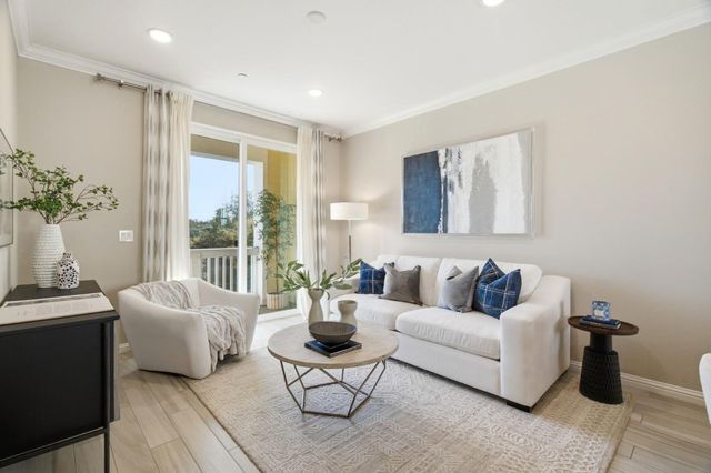 394 Circuit Way, Mountain View, CA 94043