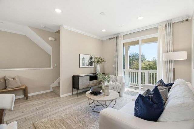 394 Circuit Way, Mountain View, CA 94043