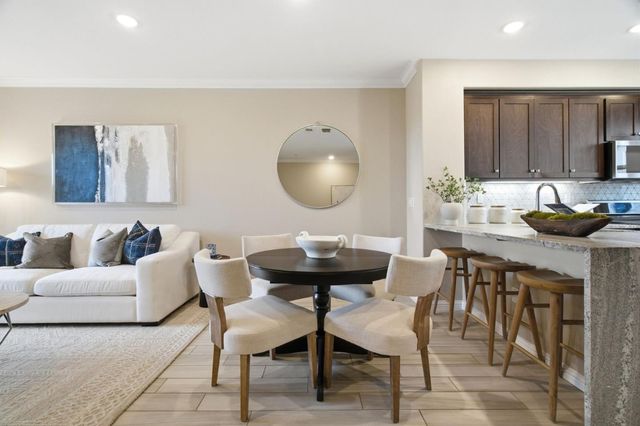 394 Circuit Way, Mountain View, CA 94043