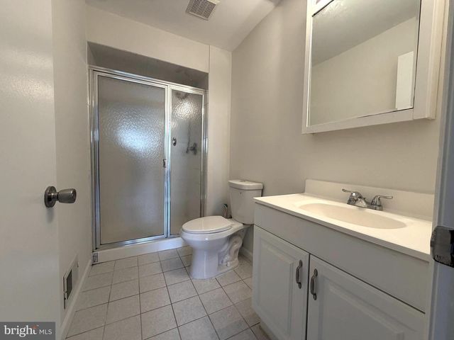 65 MULBERRY CT, Hamilton, NJ 08619