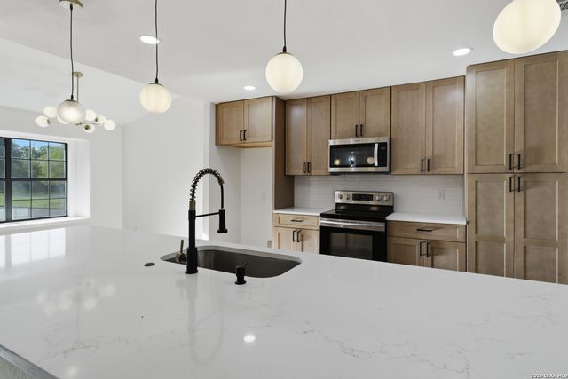 16923 Hidden Timber Wood, San Antonio, TX 78248