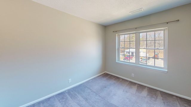 137 Lake Shore Rd 4, Boston, MA 02135
