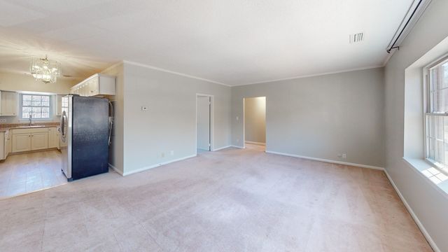 137 Lake Shore Rd 4, Boston, MA 02135