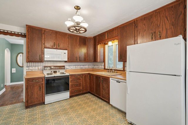 2863 N 90th STREET, Milwaukee, WI 53222