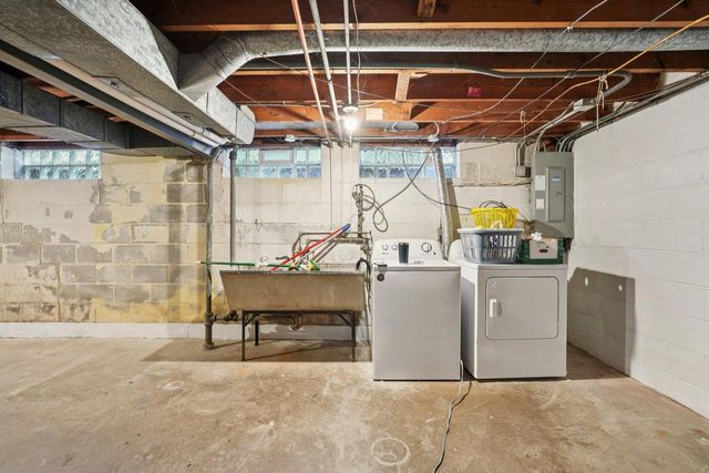 2863 N 90th STREET, Milwaukee, WI 53222