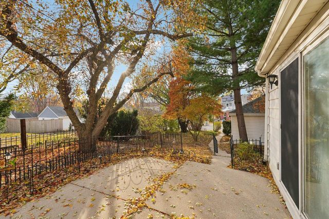 2863 N 90th STREET, Milwaukee, WI 53222