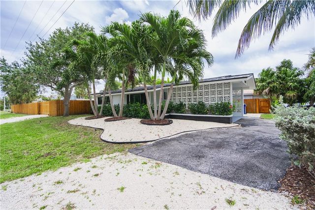 240 NE 25th Avenue, Pompano Beach, FL 33062