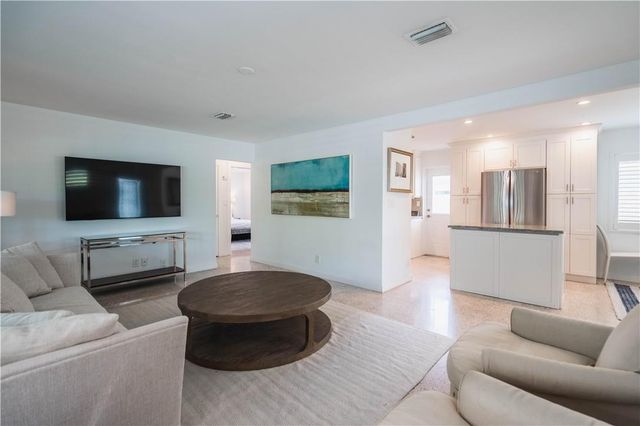 240 NE 25th Avenue, Pompano Beach, FL 33062