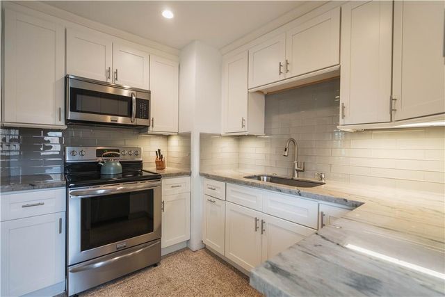240 NE 25th Avenue, Pompano Beach, FL 33062