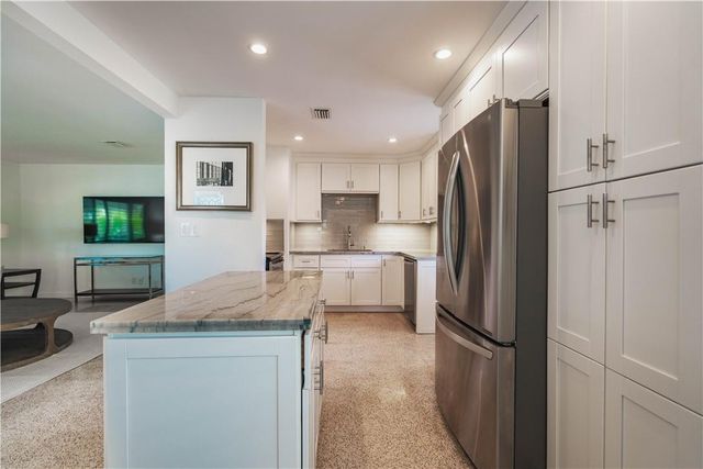 240 NE 25th Avenue, Pompano Beach, FL 33062
