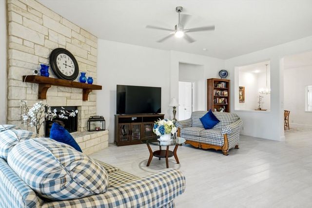 920 Cedar River Drive, Godley, TX 76044