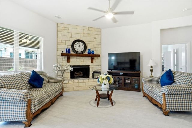 920 Cedar River Drive, Godley, TX 76044