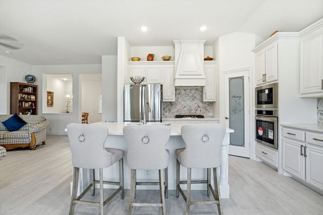 920 Cedar River Drive, Godley, TX 76044