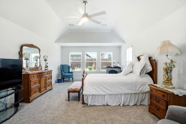 920 Cedar River Drive, Godley, TX 76044