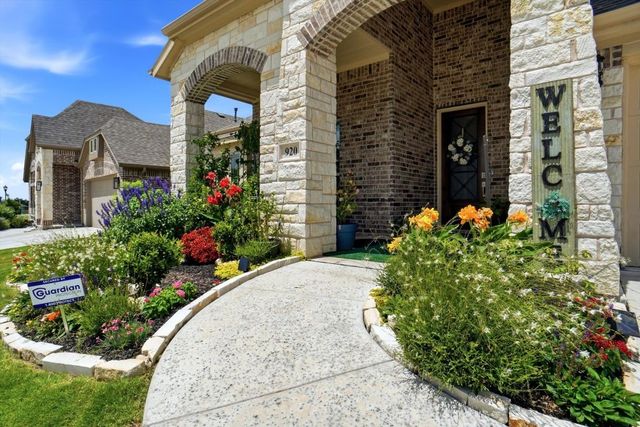 920 Cedar River Drive, Godley, TX 76044