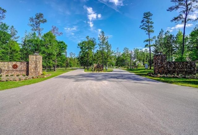 236 Hill Rd, Huntsville, TX 77358